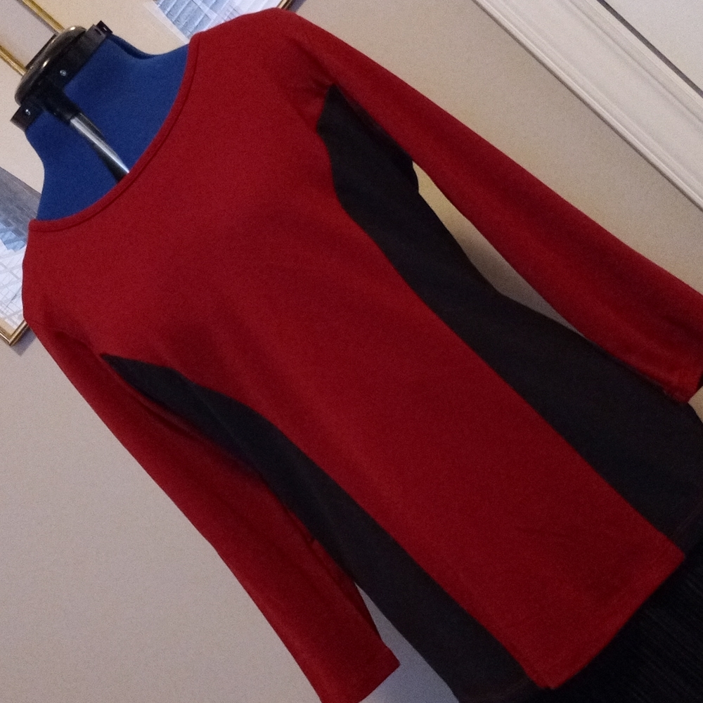 NEW & STUNNING Color Block Longsleeve Knit Top!!